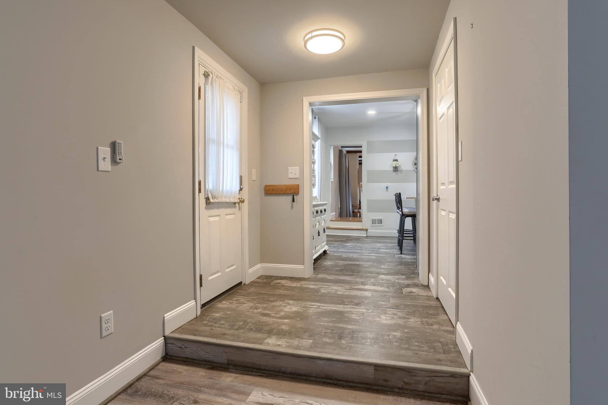 44 E Locust St