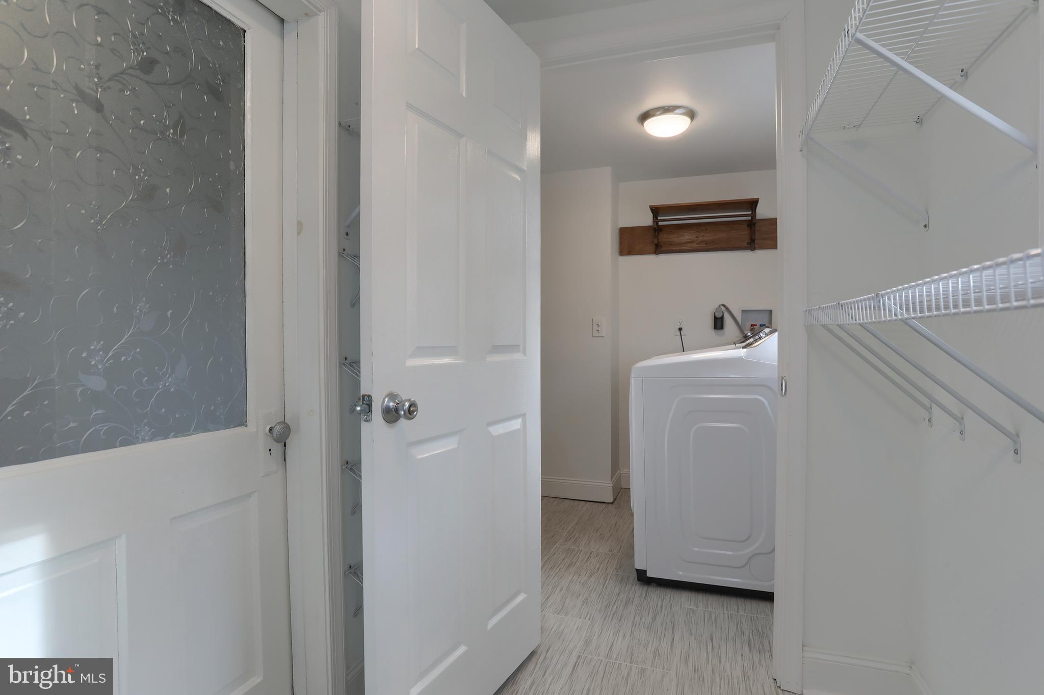 44 E Locust St