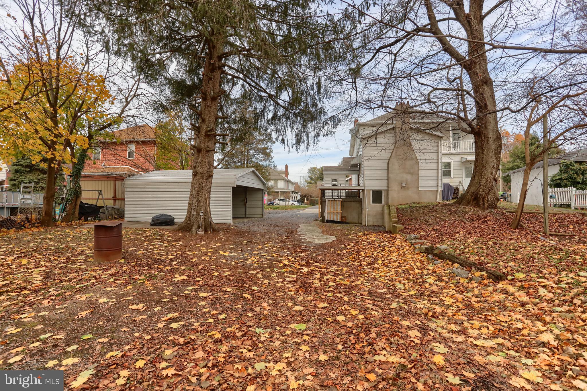 44 E Locust St