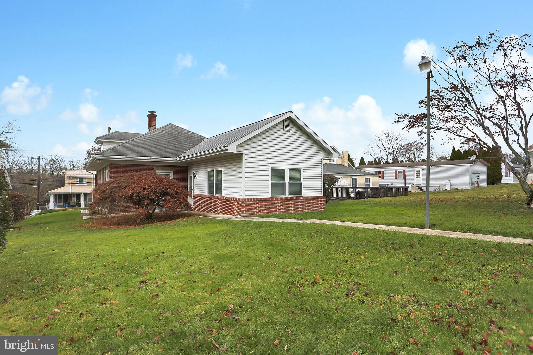 1406 Sandhill Rd