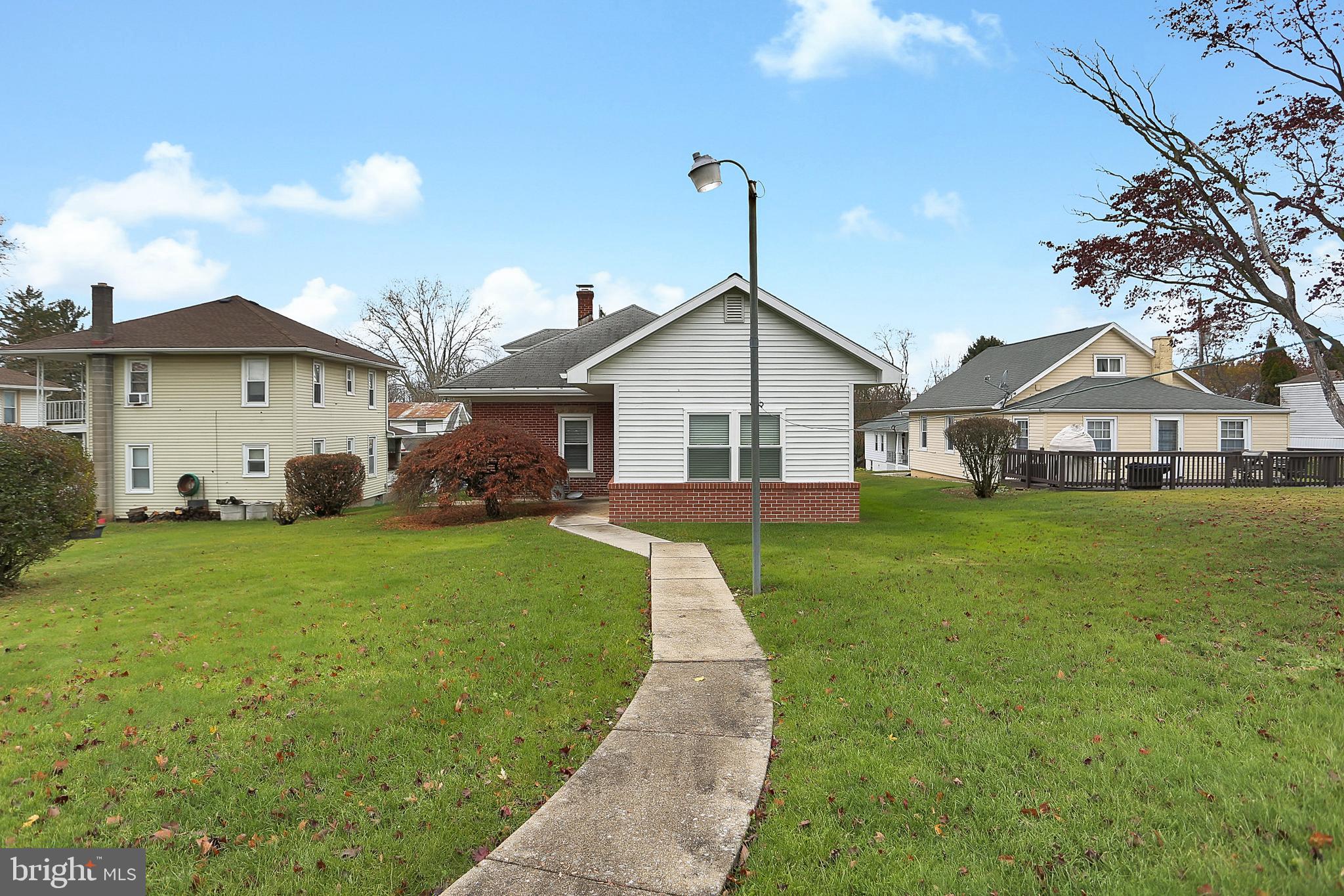 1406 Sandhill Rd
