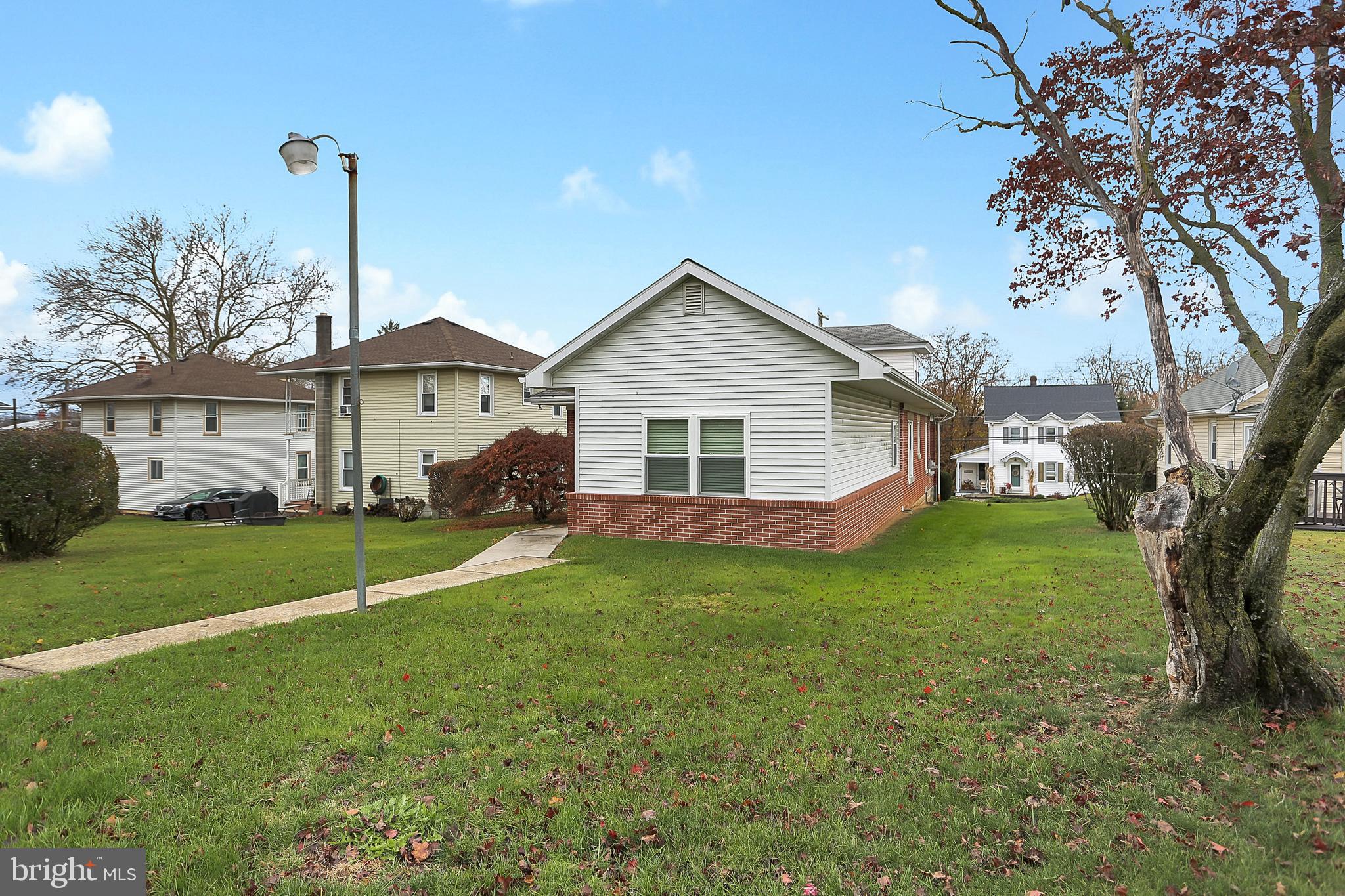 1406 Sandhill Rd