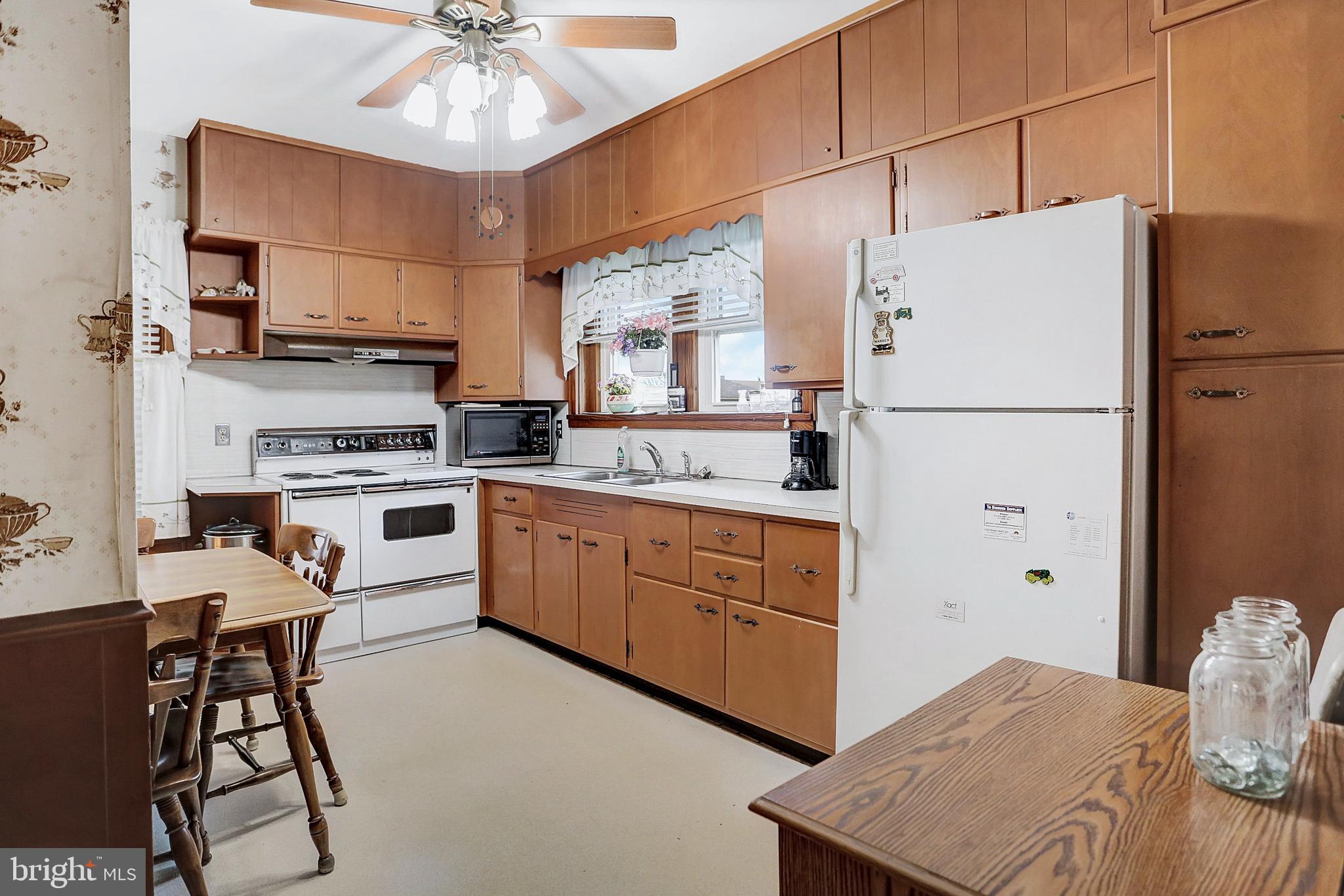 1406 Sandhill Rd