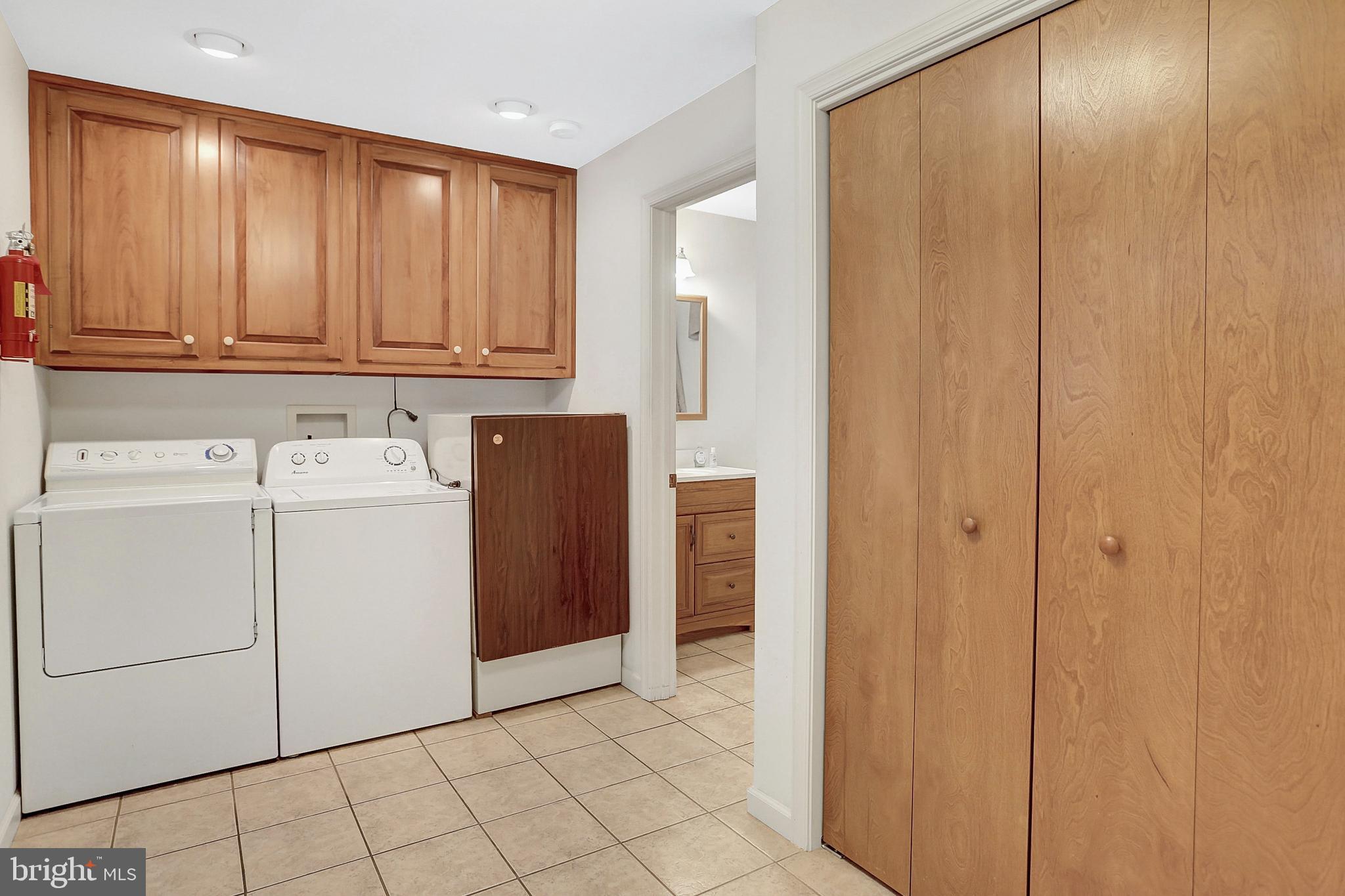 1406 Sandhill Rd