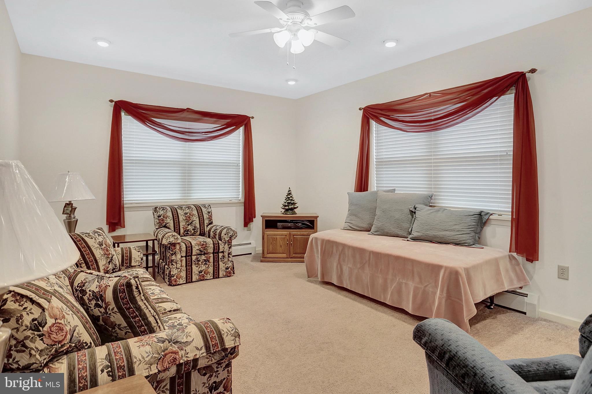 1406 Sandhill Rd