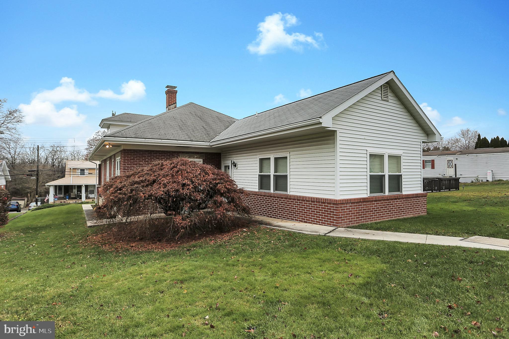 1406 Sandhill Rd