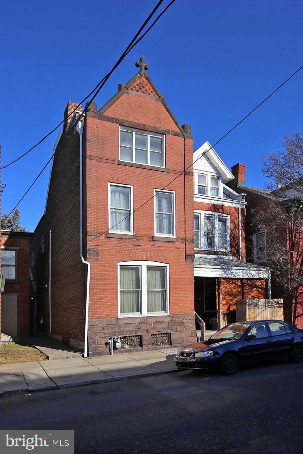 1003 Chestnut St