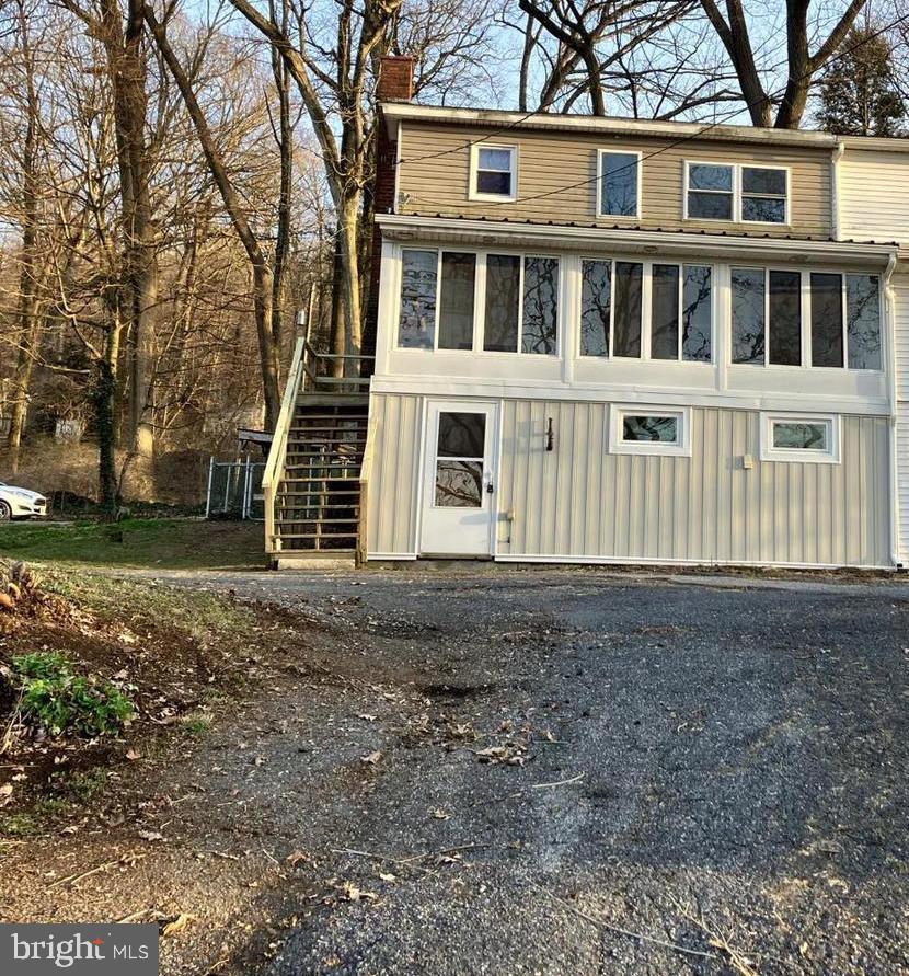2395 Quarry Rd