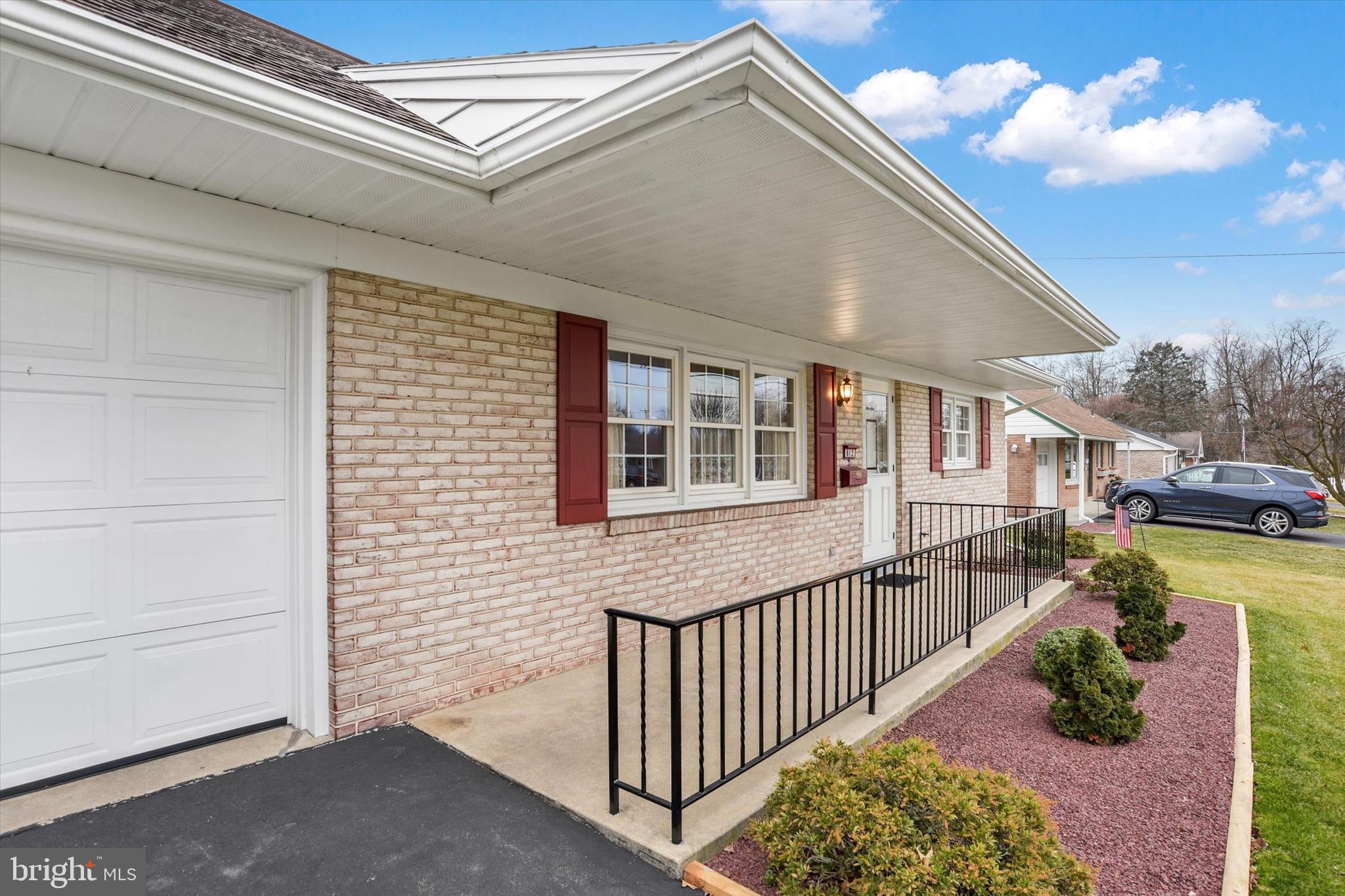 812 Cedar Crest Dr