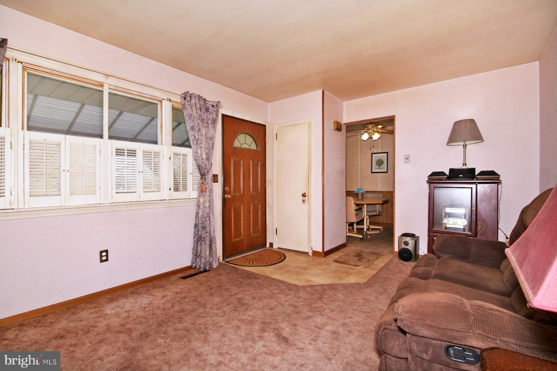 563 S 5th Ave