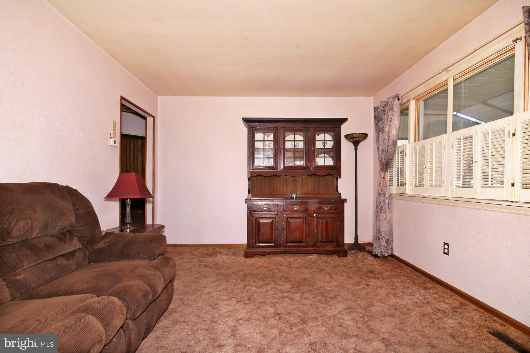 563 S 5th Ave
