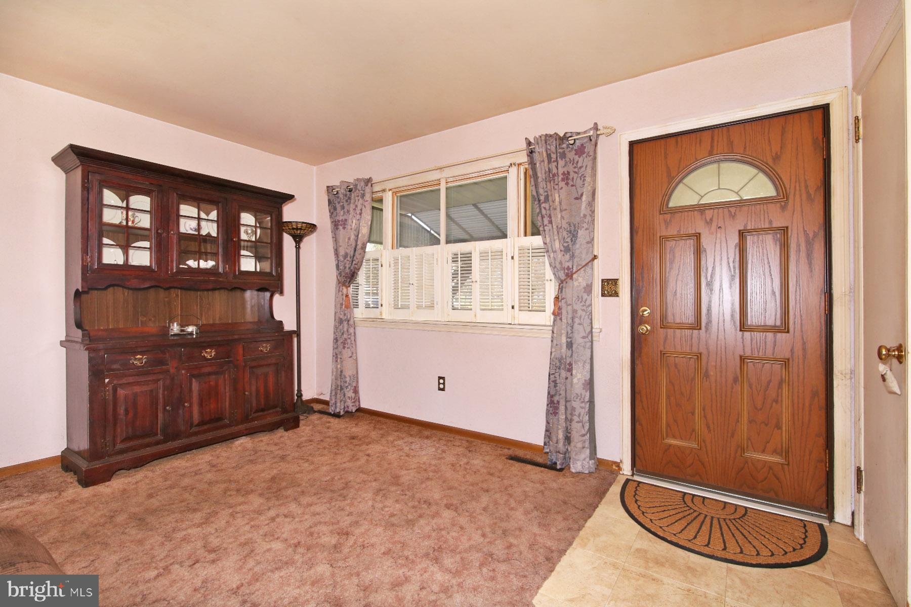 563 S 5th Ave