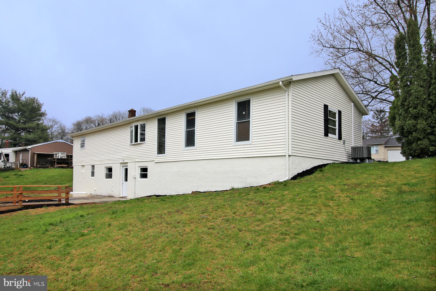 2175 Cloverfield Dr