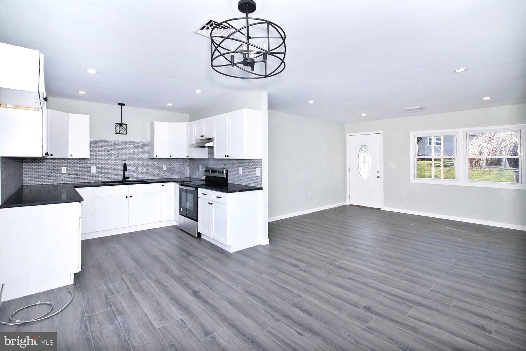 2175 Cloverfield Dr
