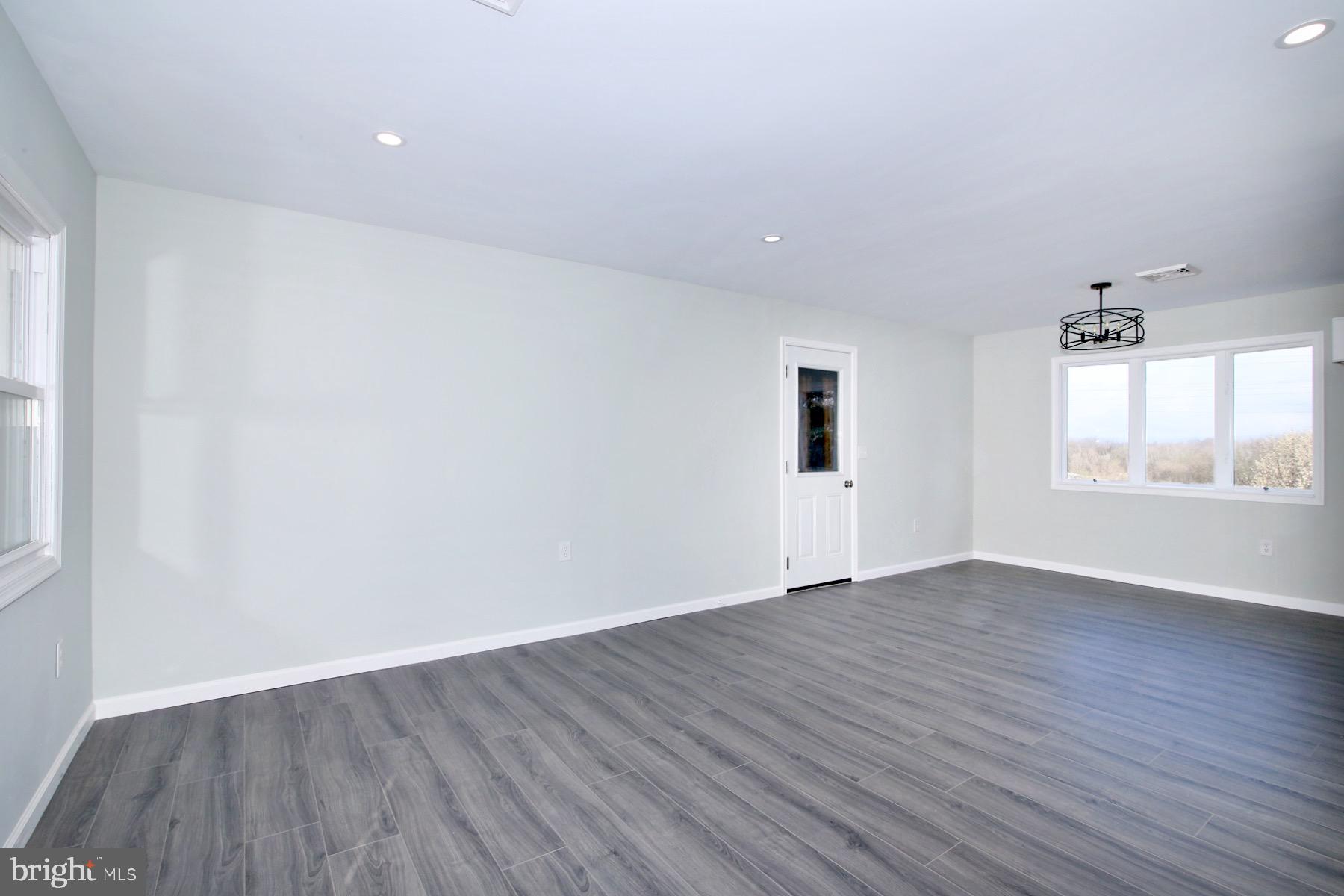 2175 Cloverfield Dr