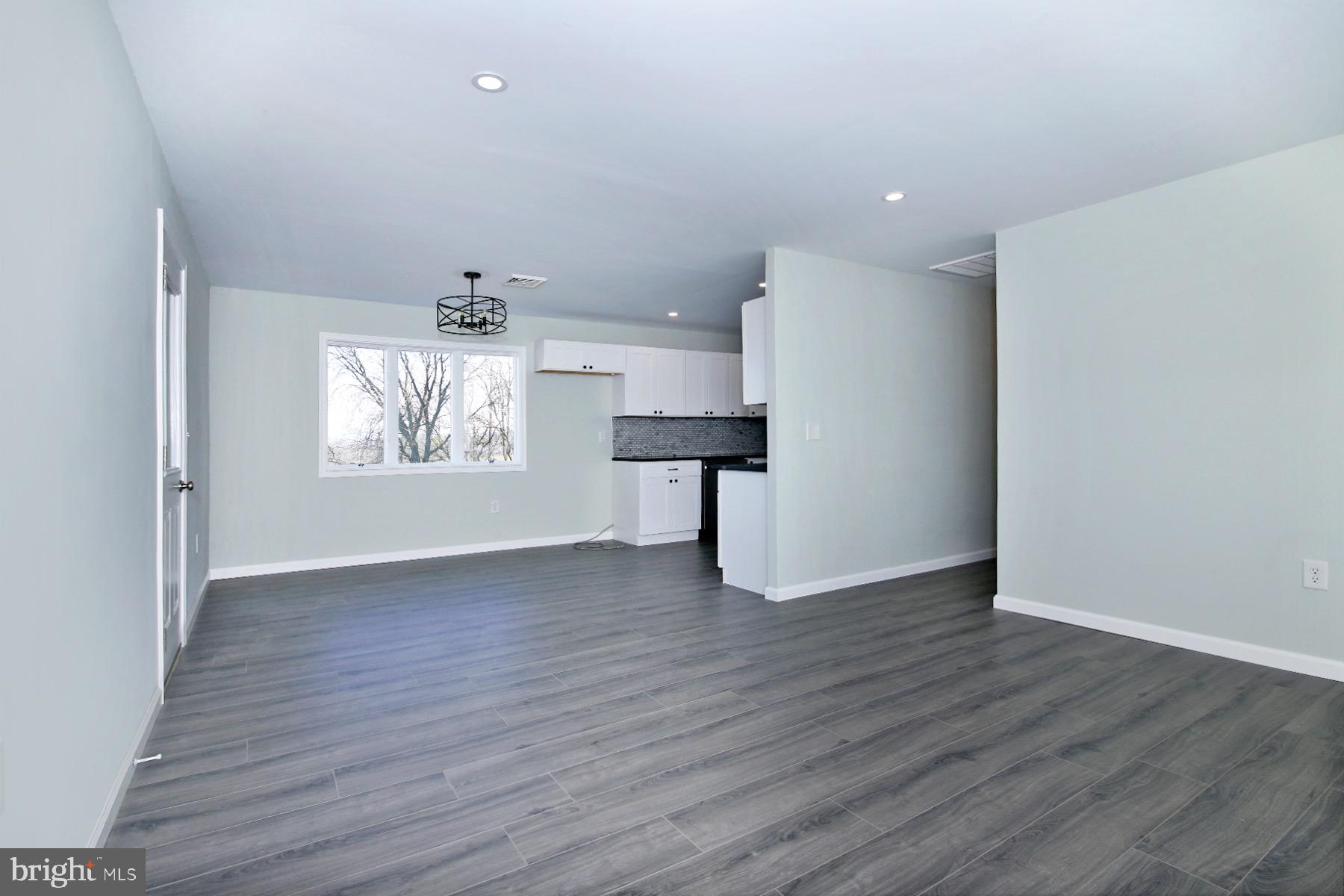 2175 Cloverfield Dr