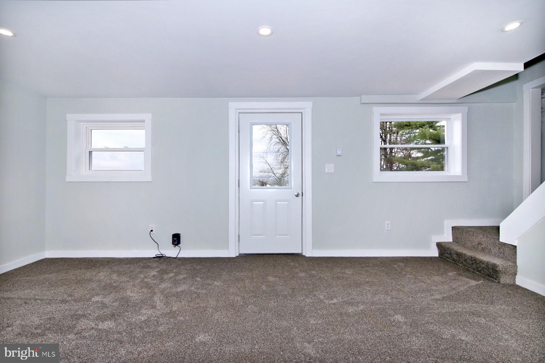 2175 Cloverfield Dr