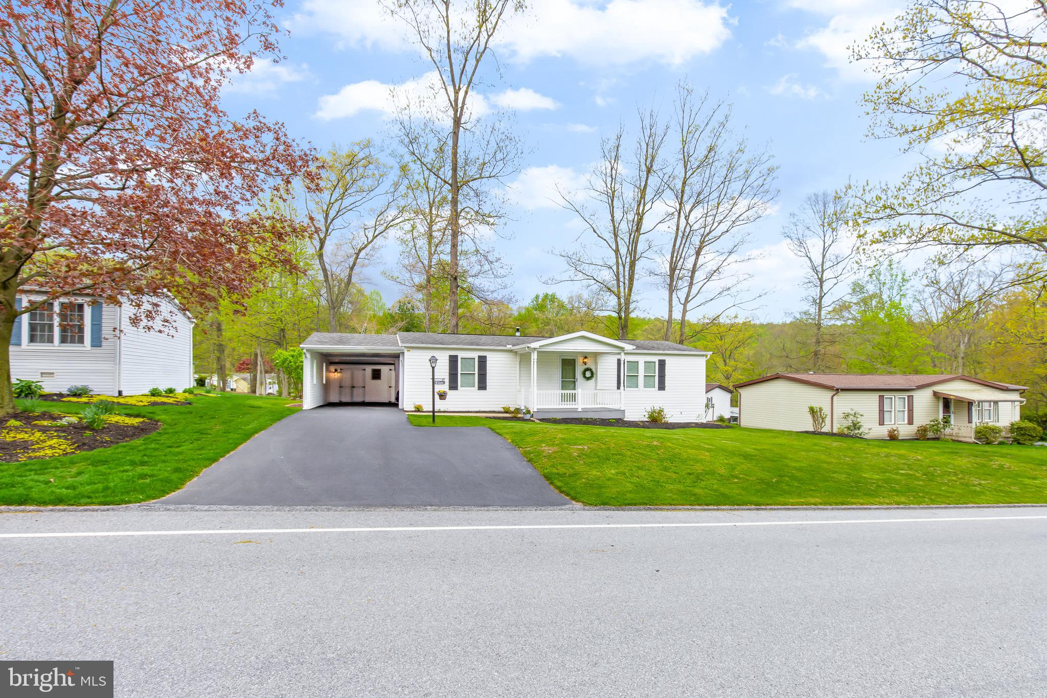 411 Maple Ave