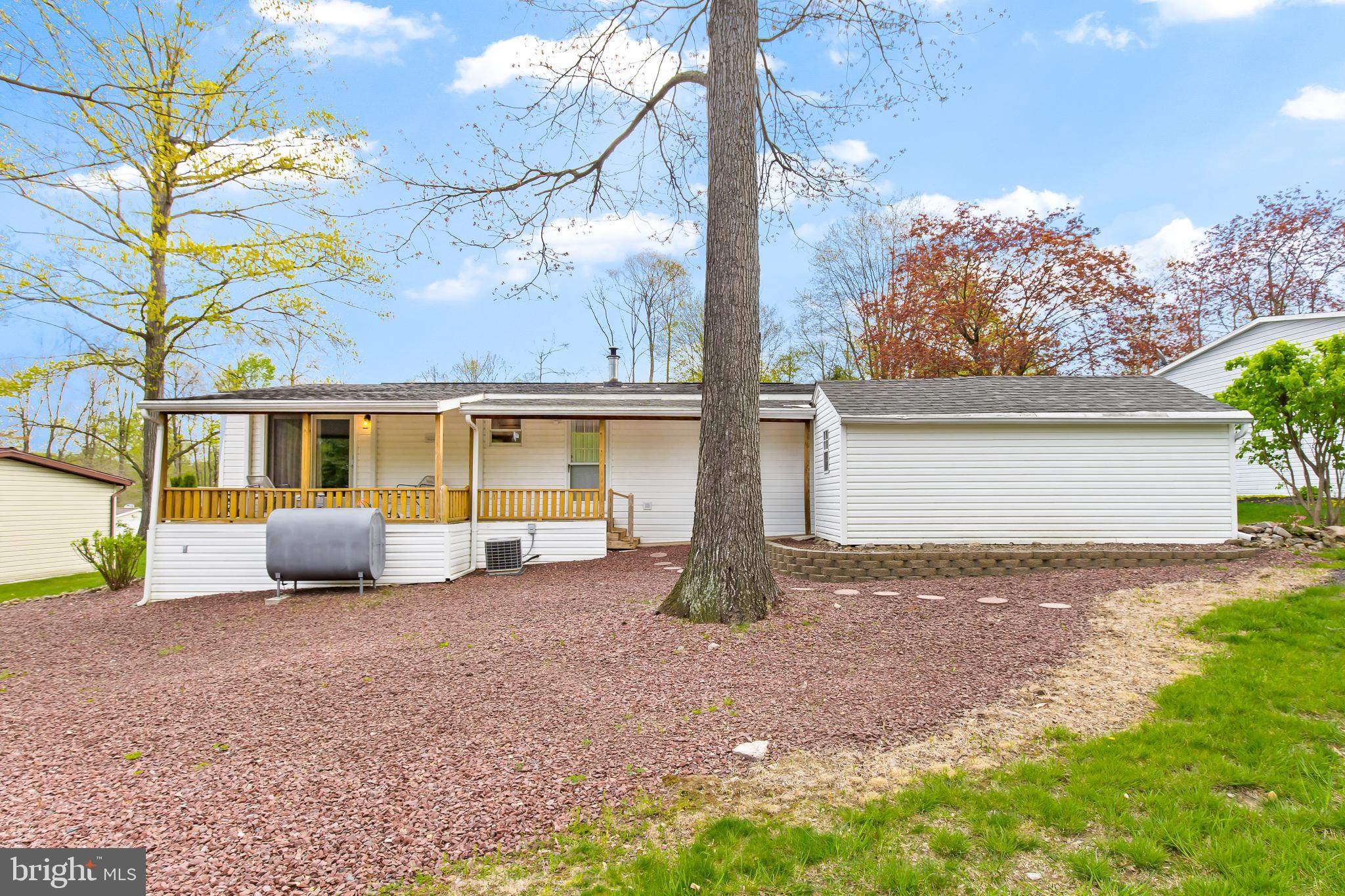 411 Maple Ave
