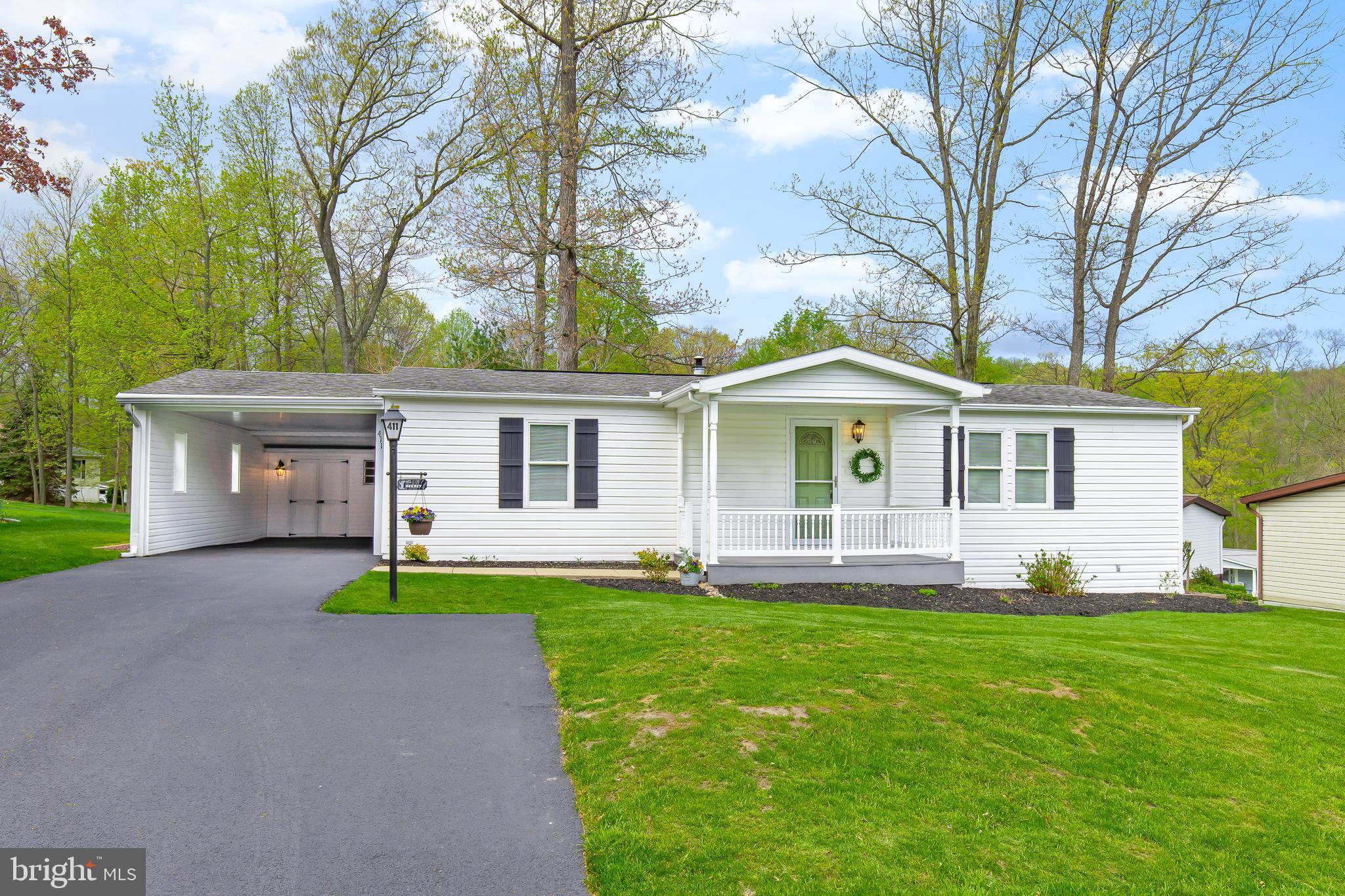 411 Maple Ave