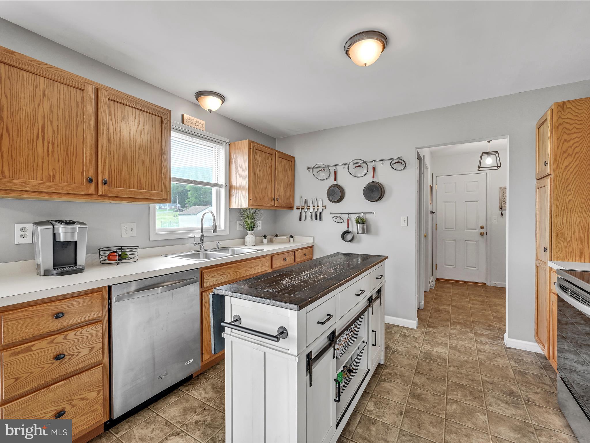 219 Sweetwater Ln