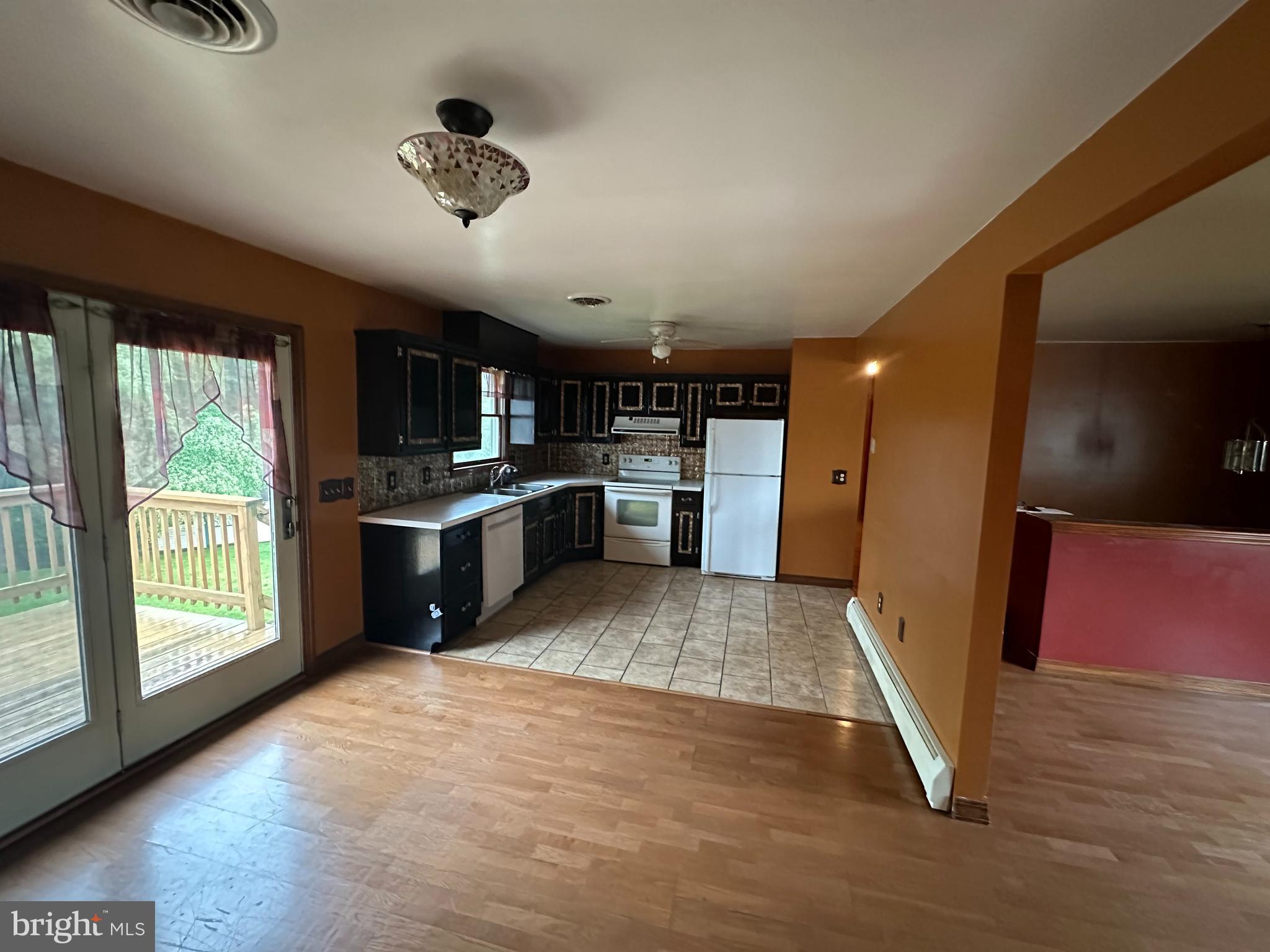 302 Sunset Ln