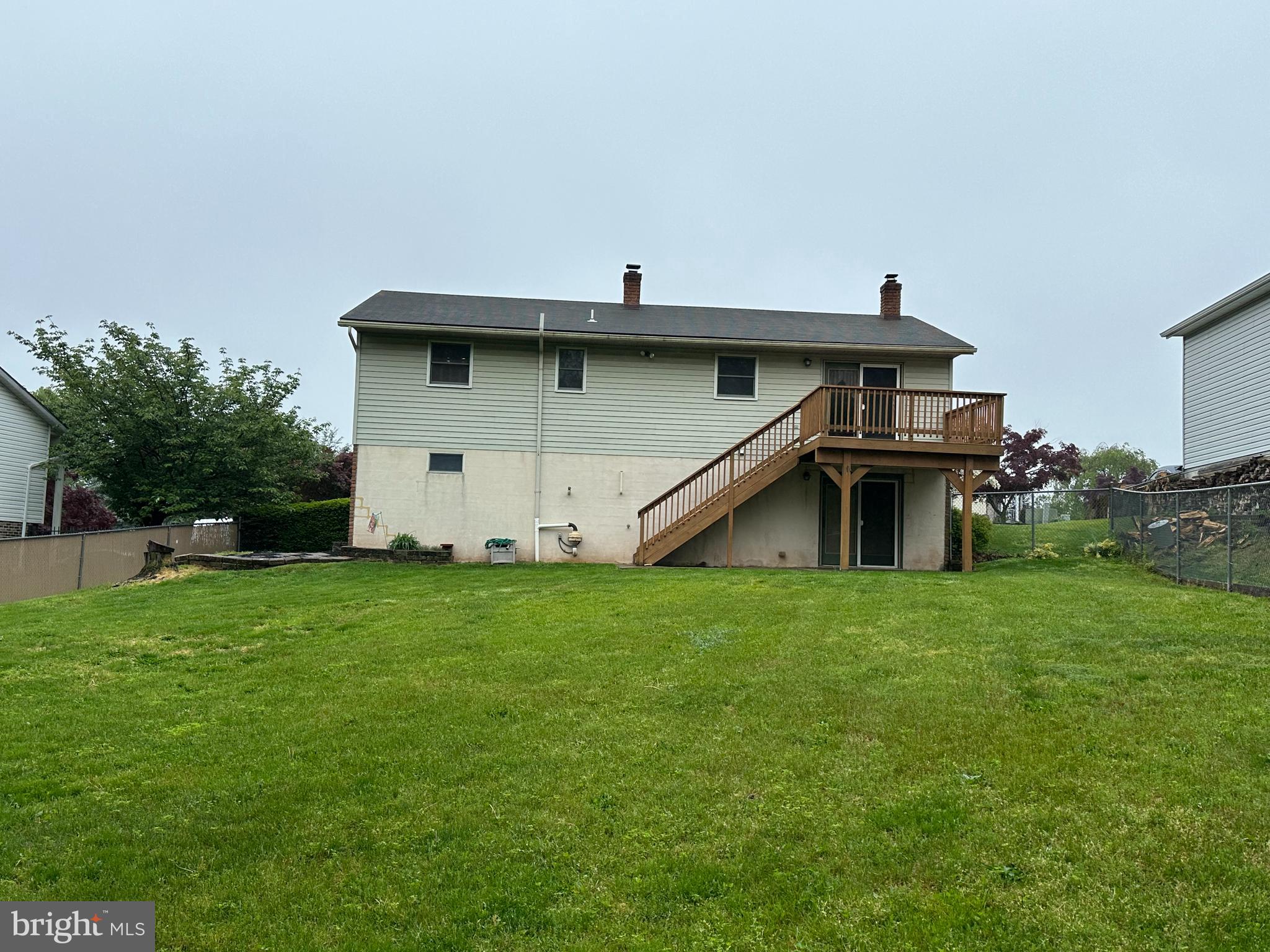 302 Sunset Ln