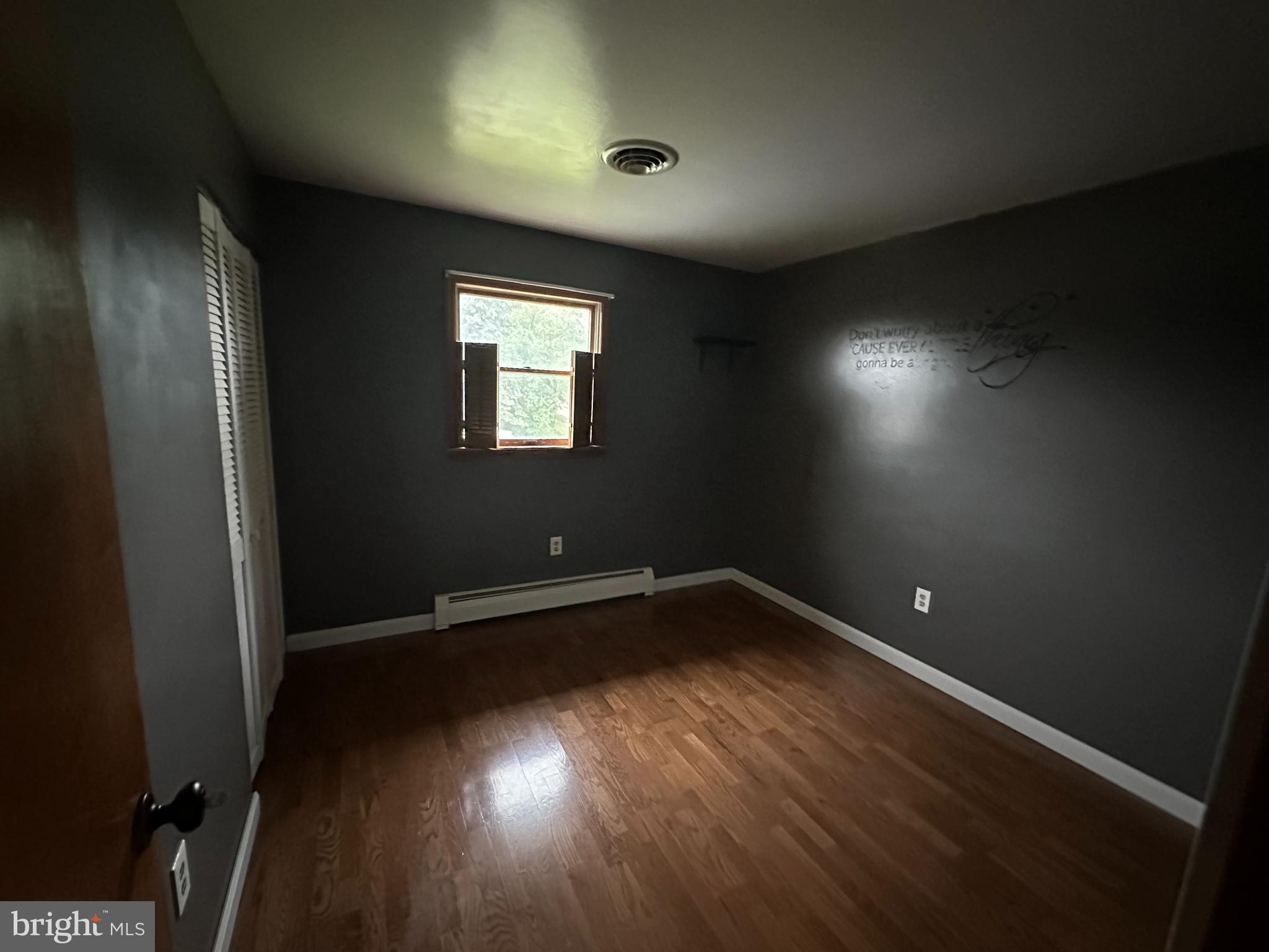 302 Sunset Ln