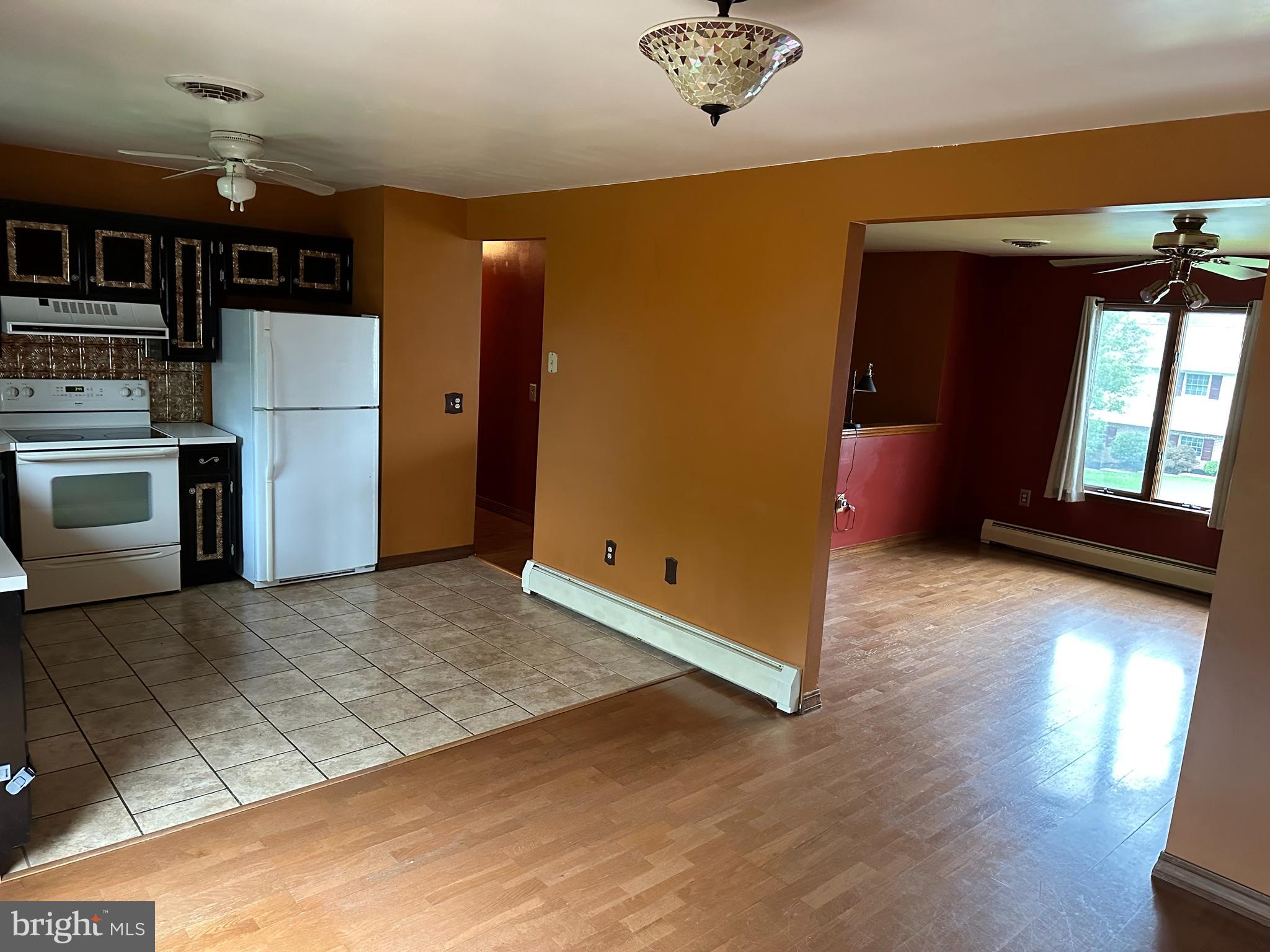 302 Sunset Ln