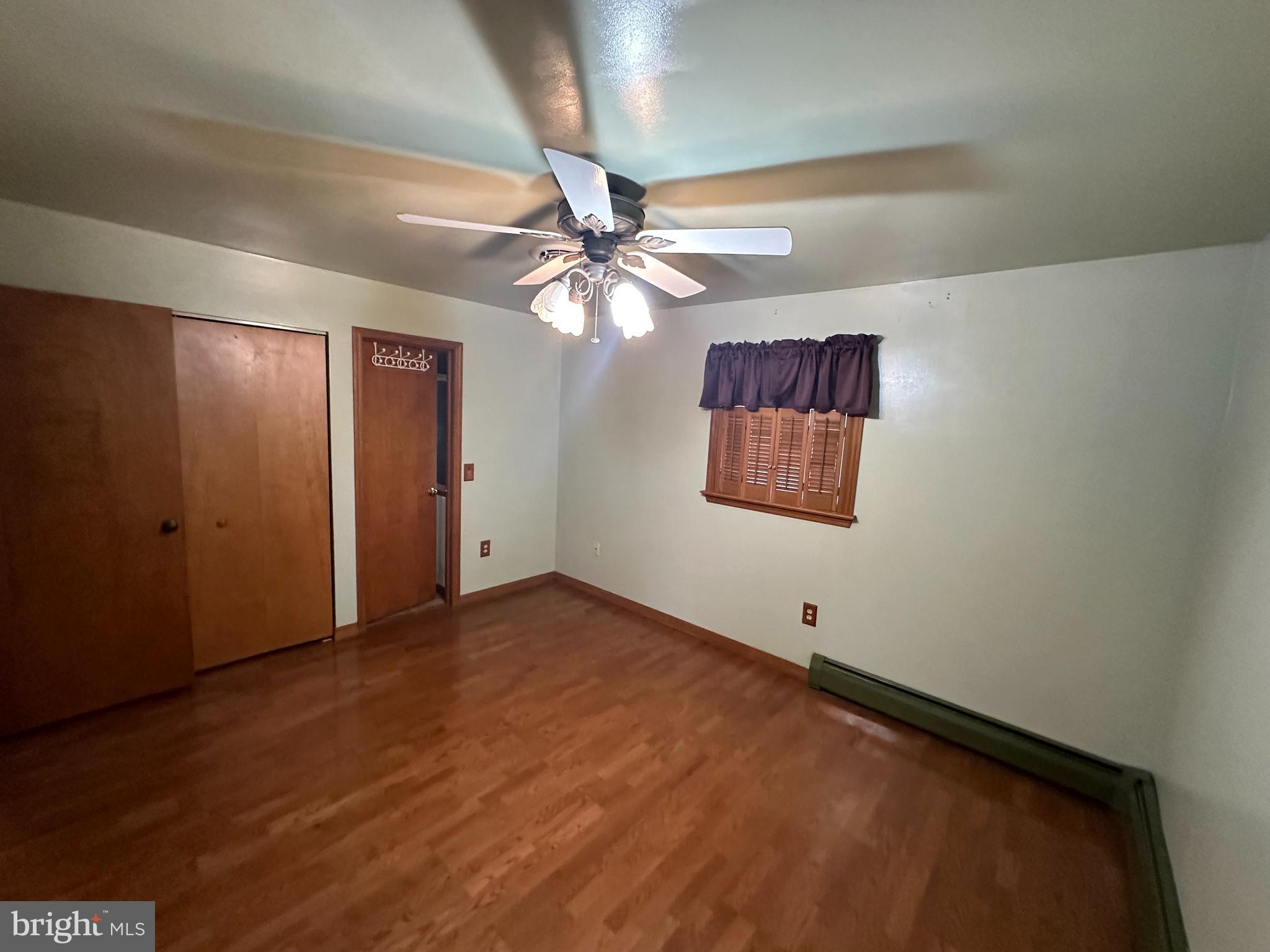 302 Sunset Ln