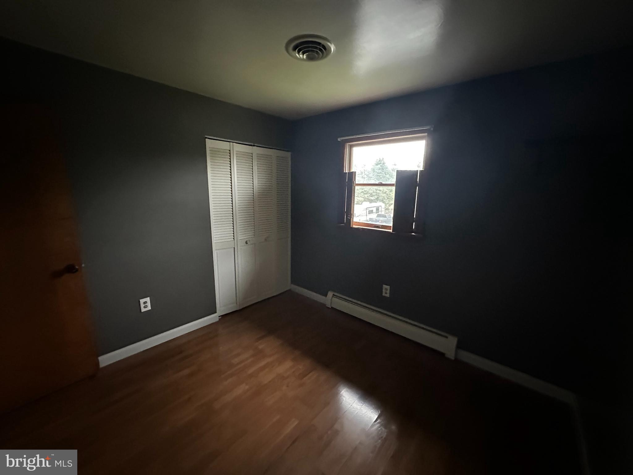 302 Sunset Ln