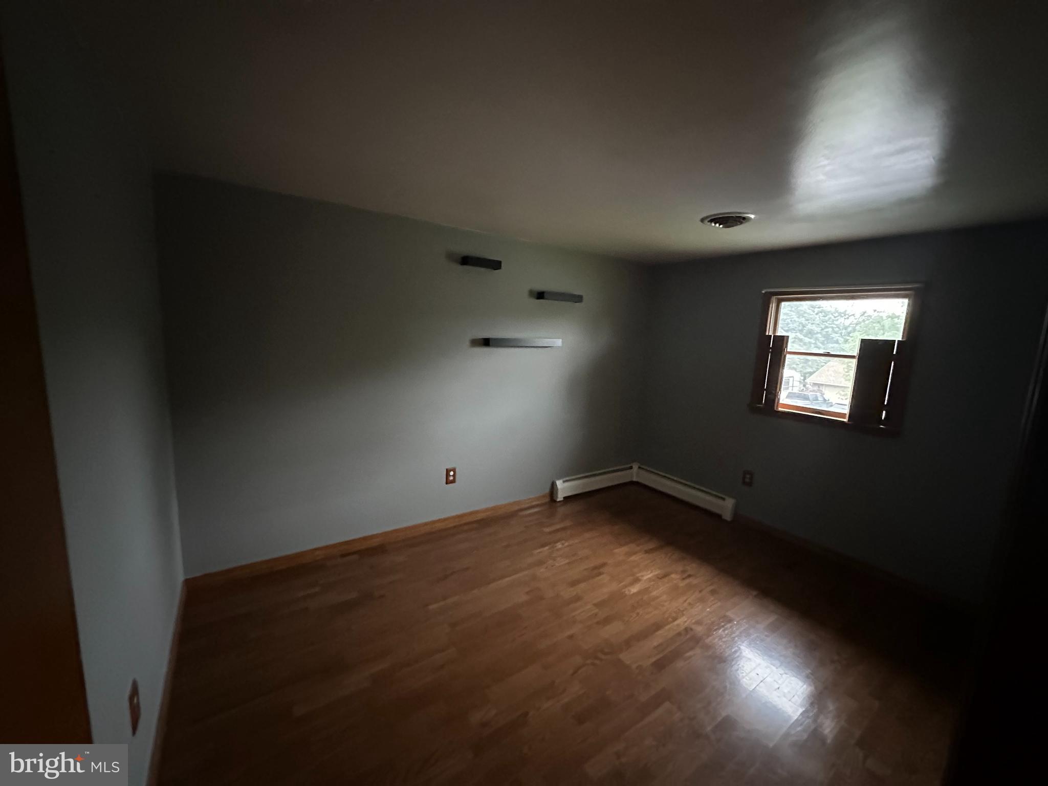 302 Sunset Ln