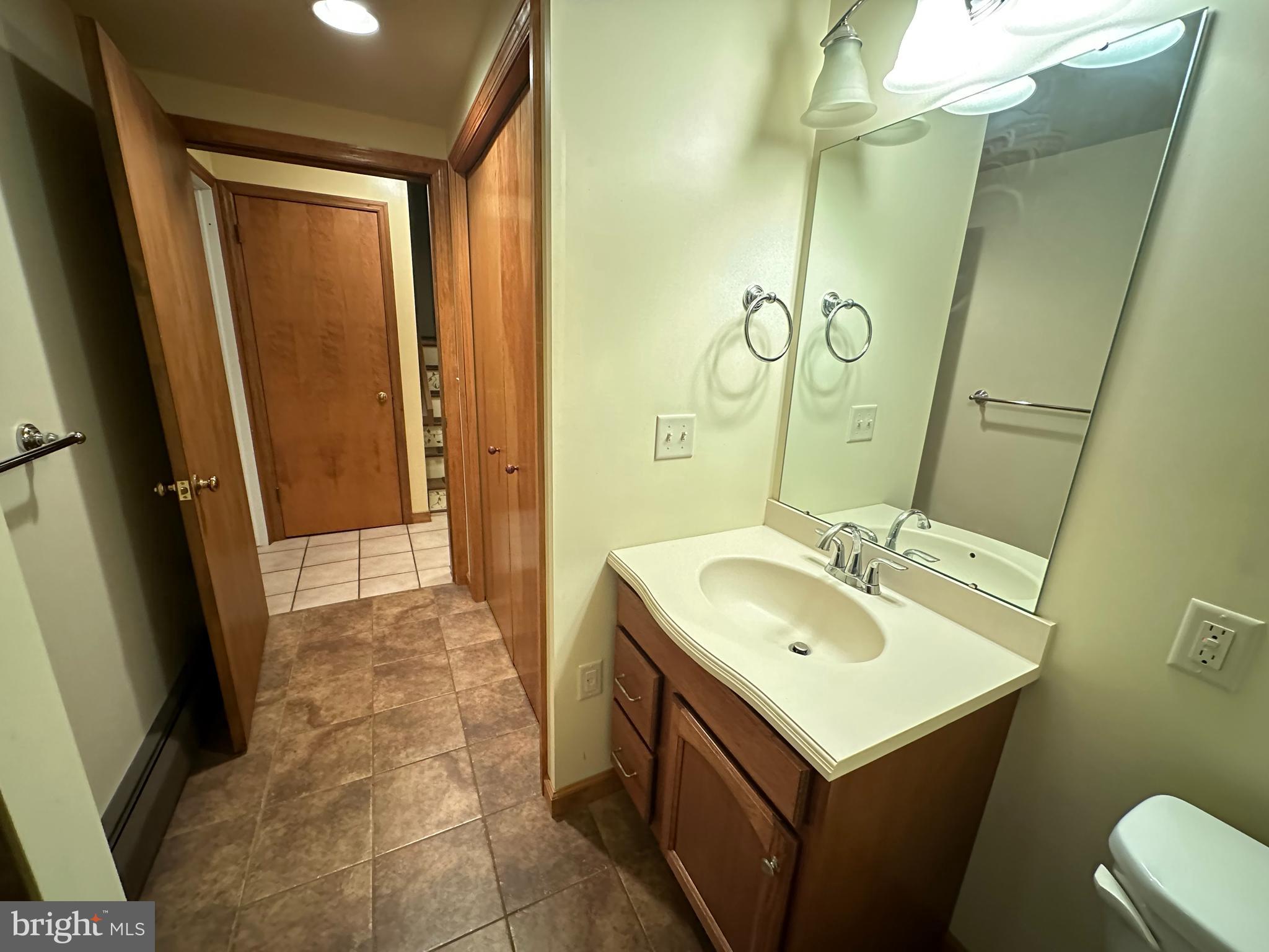 302 Sunset Ln