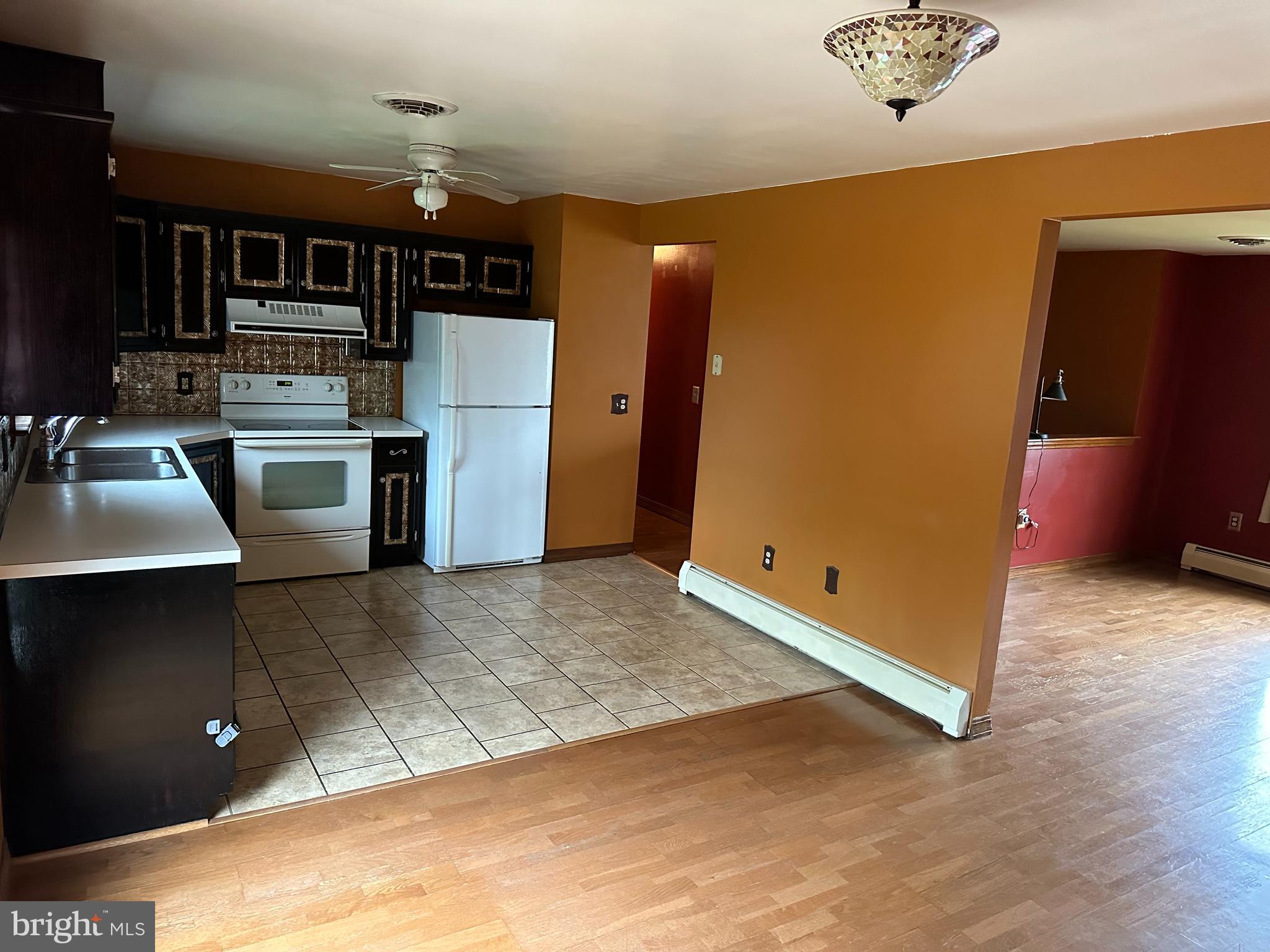 302 Sunset Ln