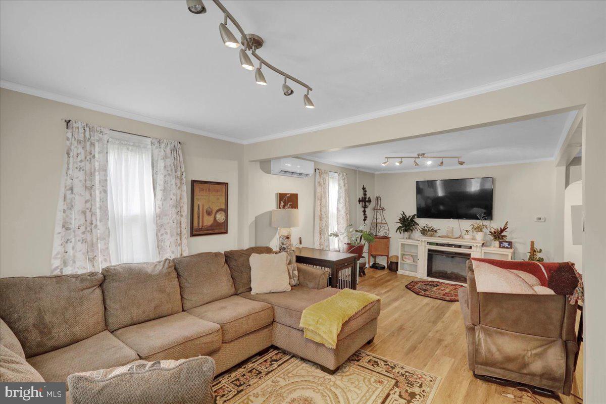1319 Sandhill Rd