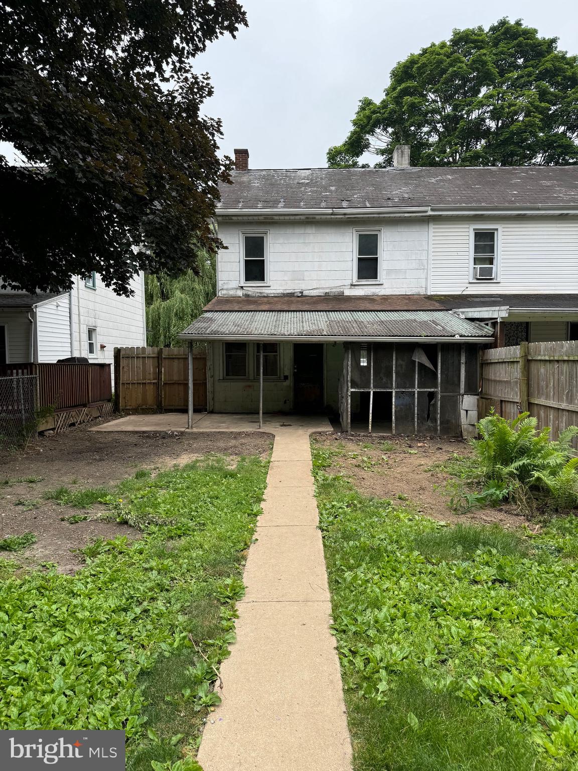 1935 W Cumberland St