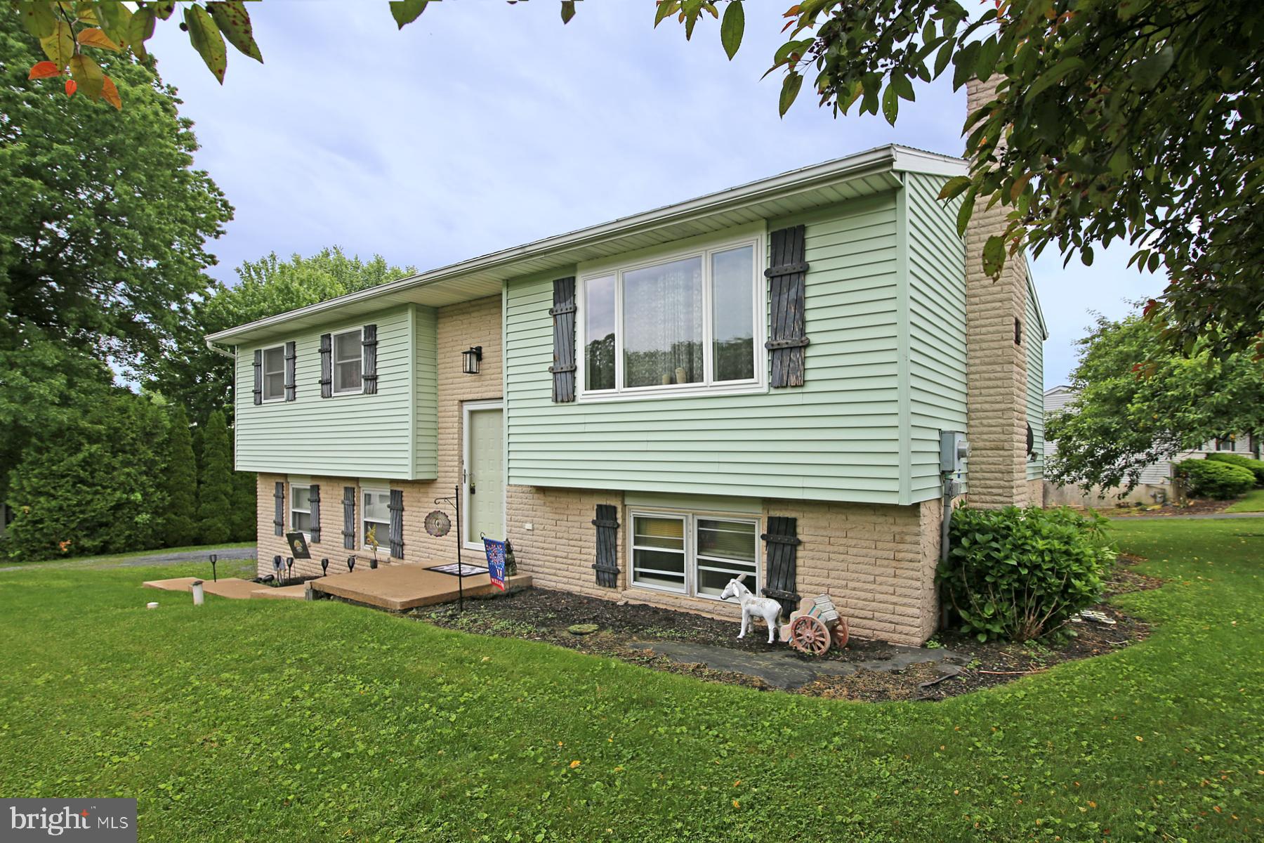 1595 Jody Ave