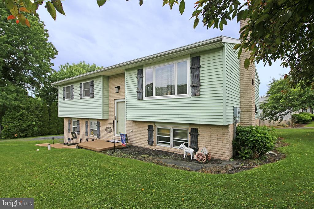 1595 Jody Ave