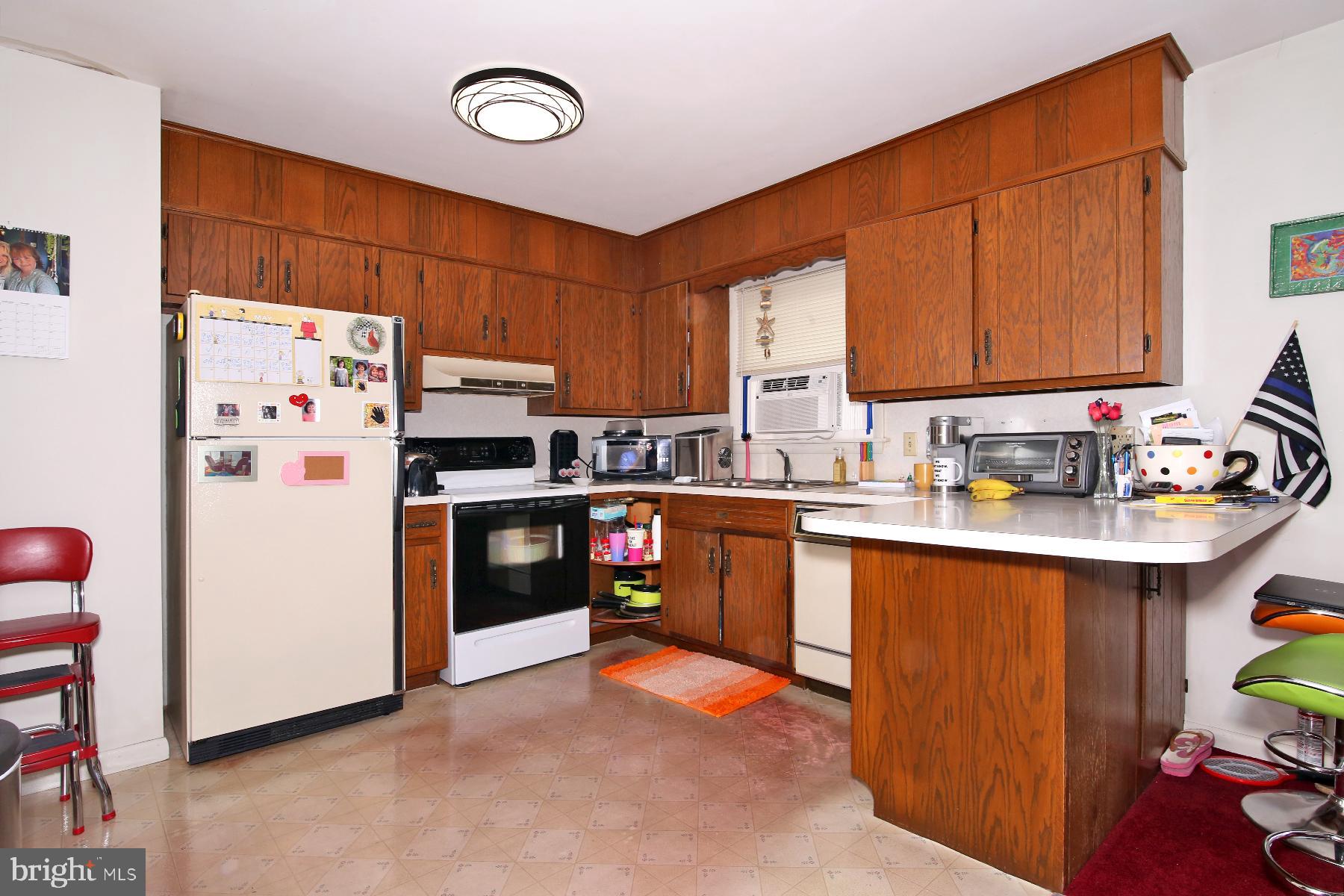 1595 Jody Ave
