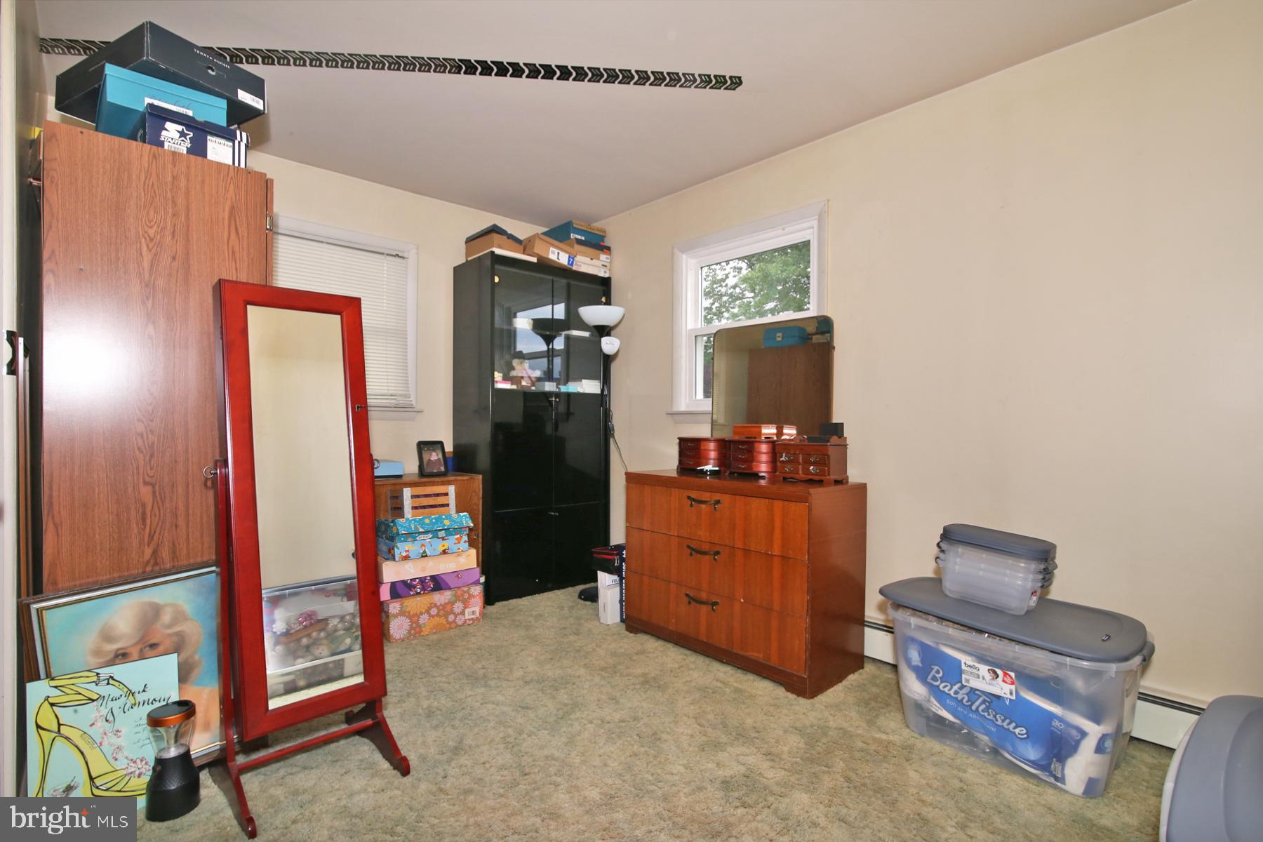 1595 Jody Ave