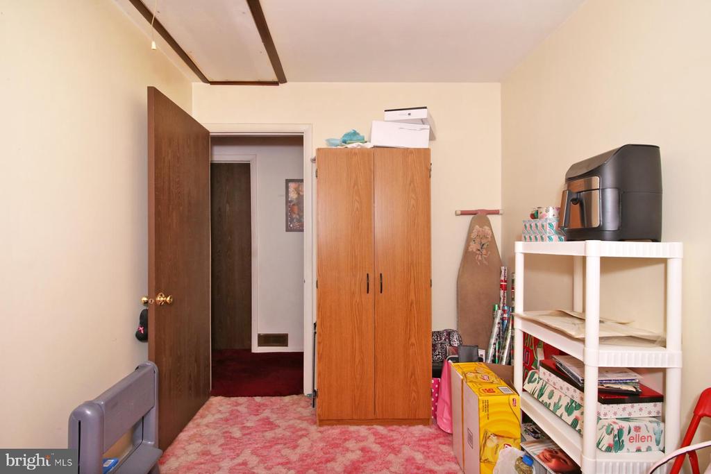 1595 Jody Ave