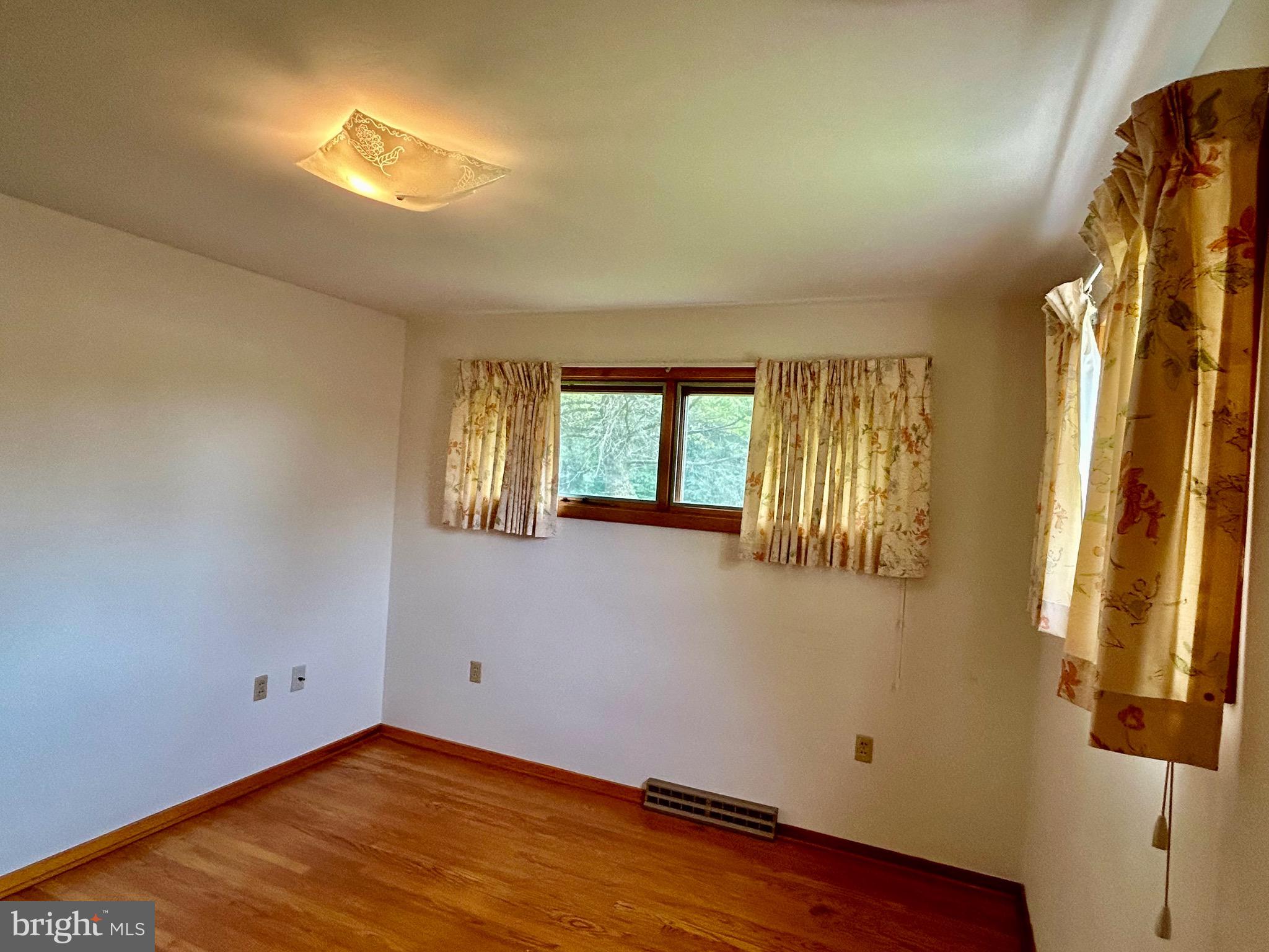 13 Endress Rd