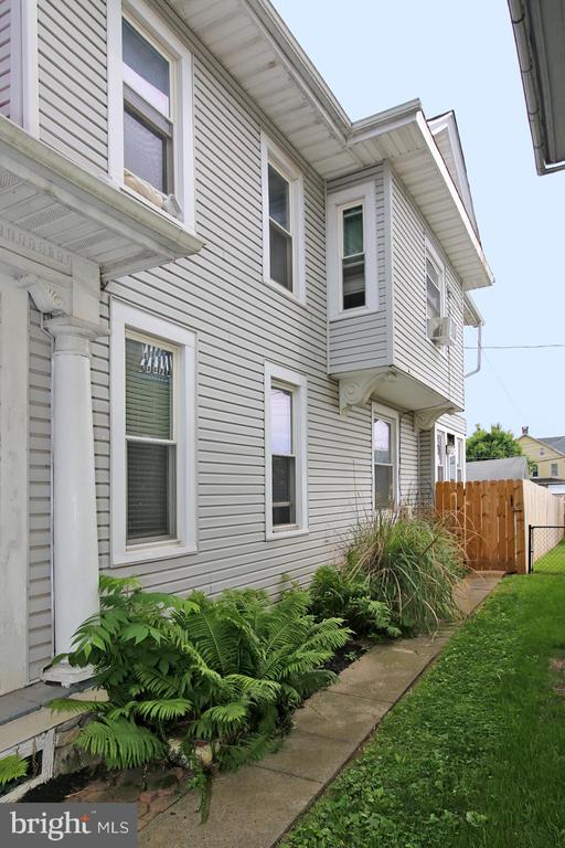 28 N Grant St