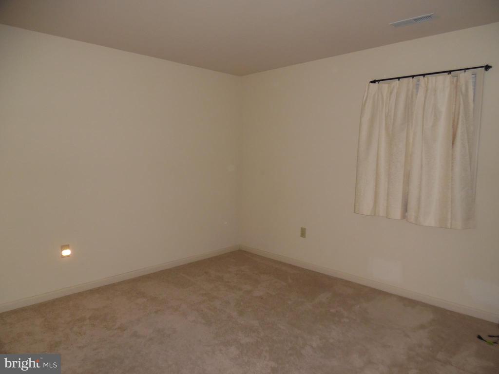 8 Scenic Dr