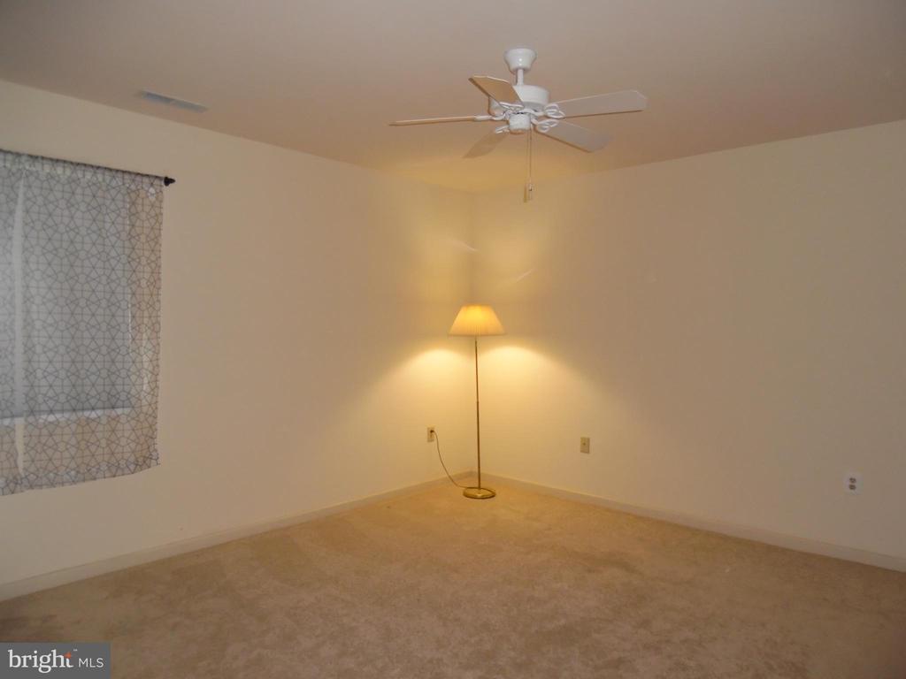 8 Scenic Dr