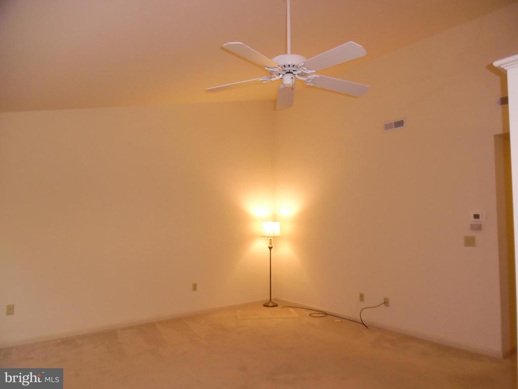 8 Scenic Dr