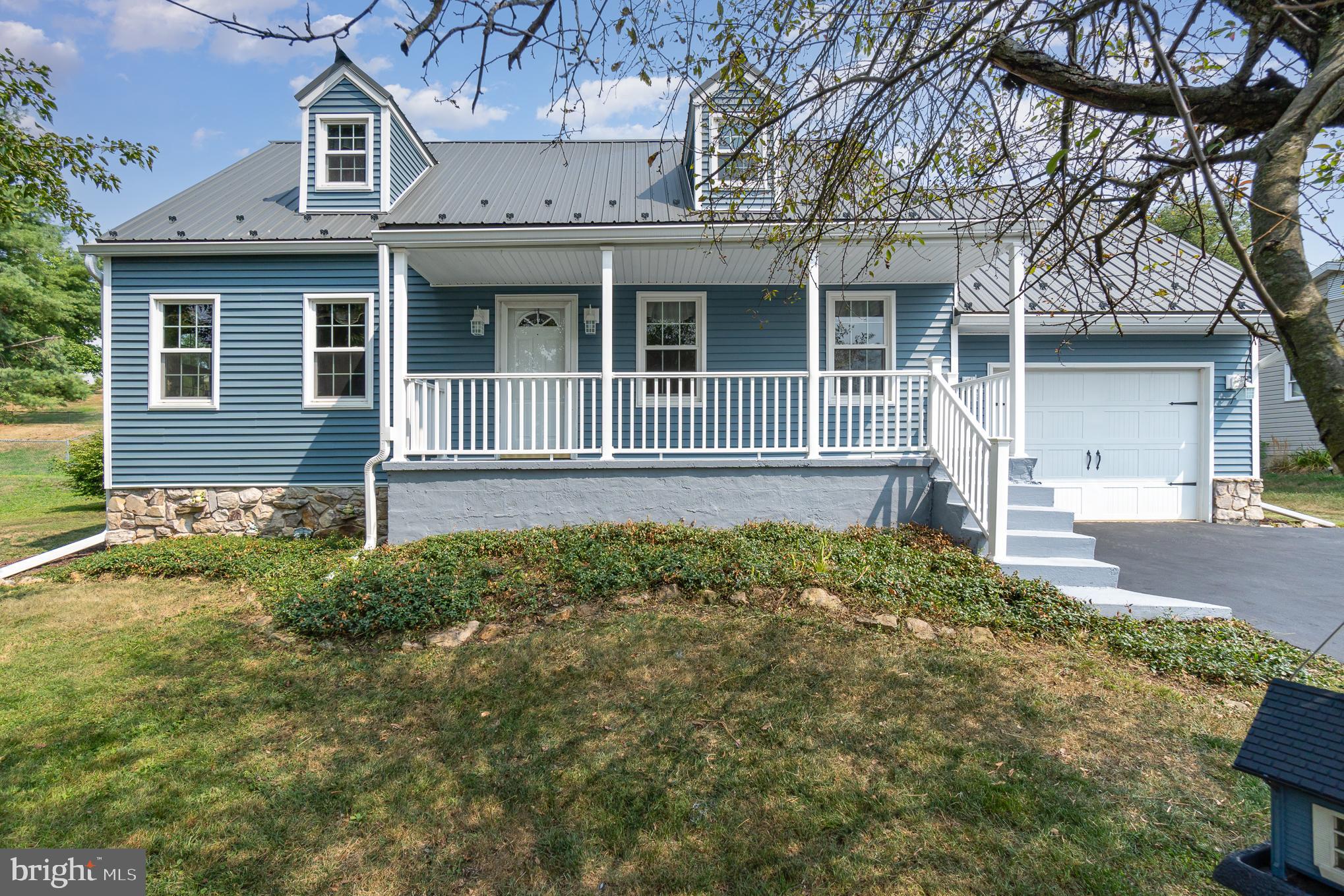 28 Middle Ave