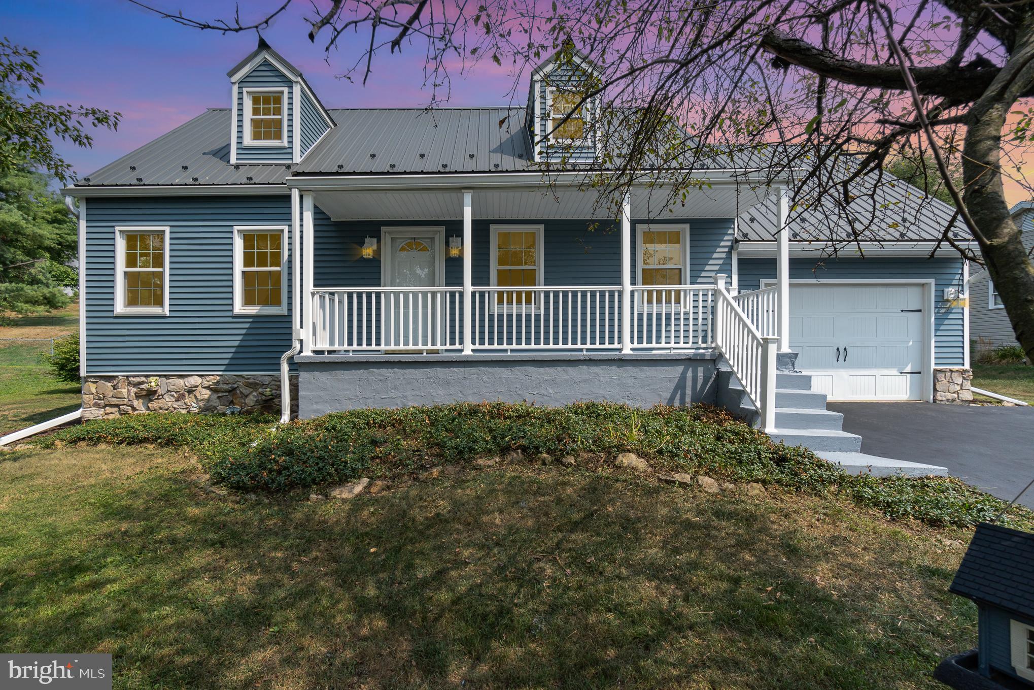 28 Middle Ave