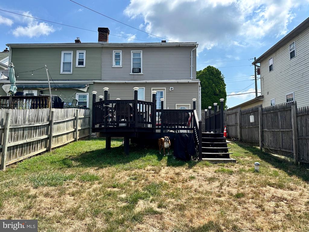 621 Noble St
