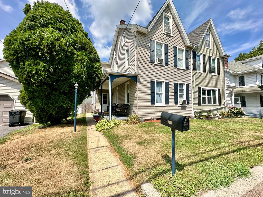 621 Noble St